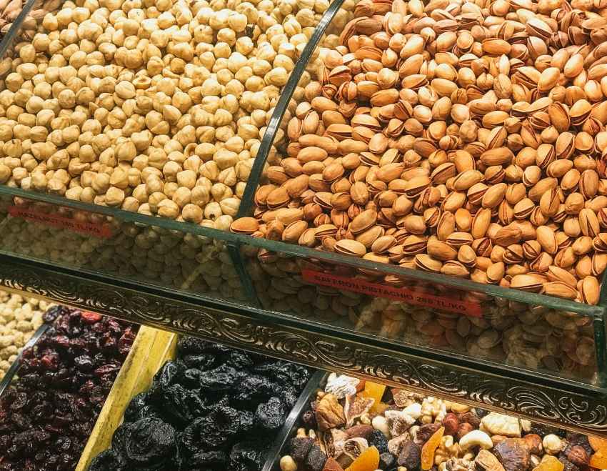 अलग-अलग रंग की किशमिश के अलग फायदे