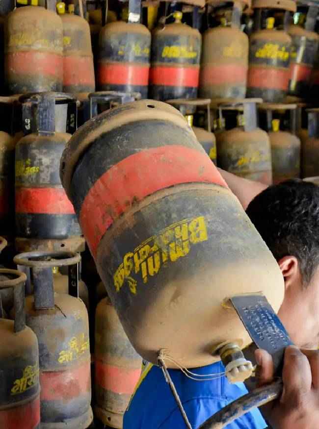 जंग के कारण गैस का संकट गहराया