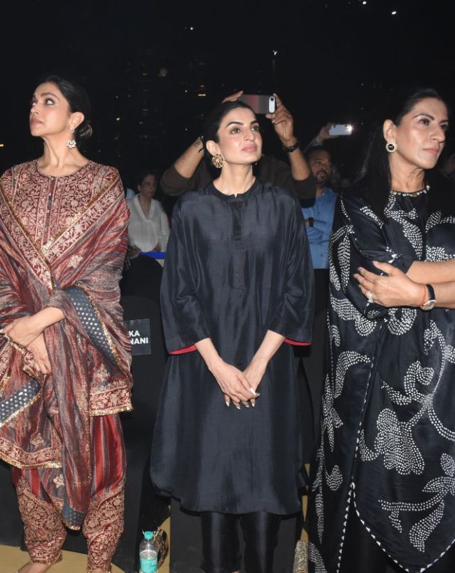 , Deepika Padukone-1-2-3-4