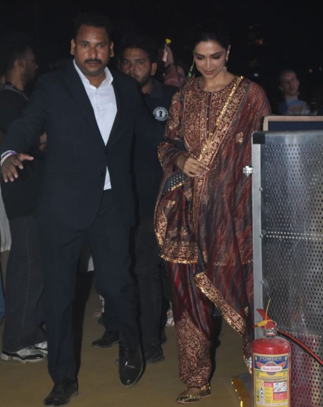 , Deepika Padukone-1-2-3-4-5-6