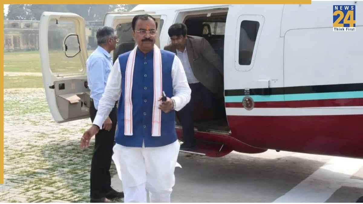 Deputy CM Keshav Prasad Maurya helicopter makes emergency landing (1)