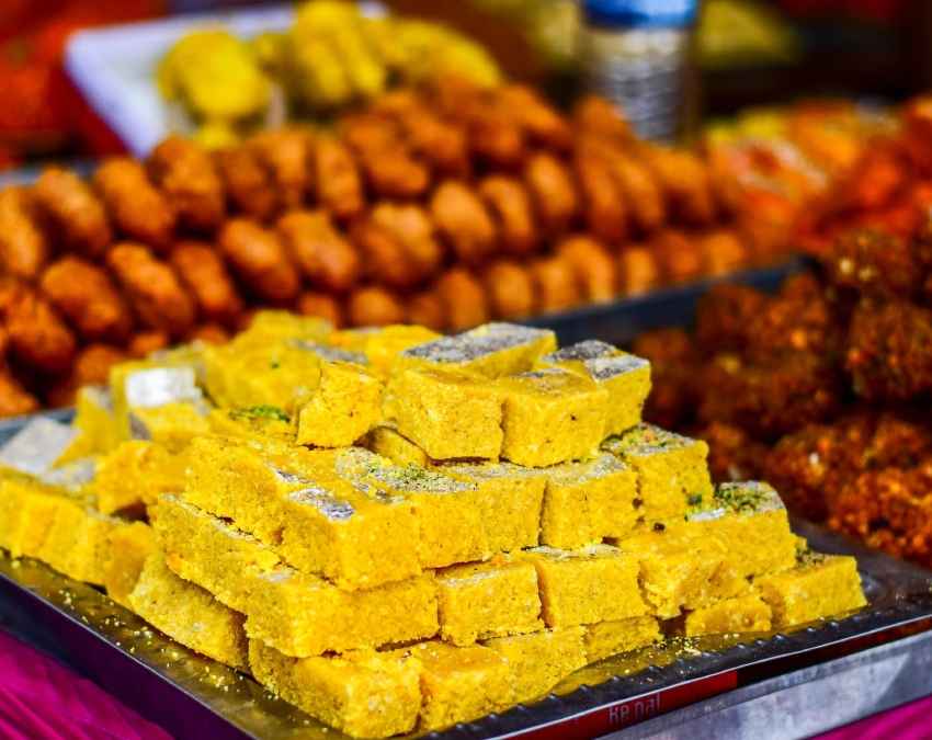 खाने से पहले मीठा खाने के फायदे