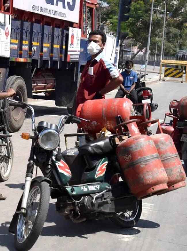 LPG भारी और PNG हल्की गैस