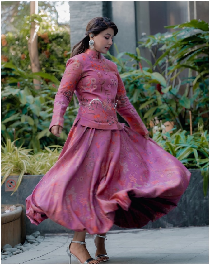 Hina Khan-1-2-3-4-5-6-7