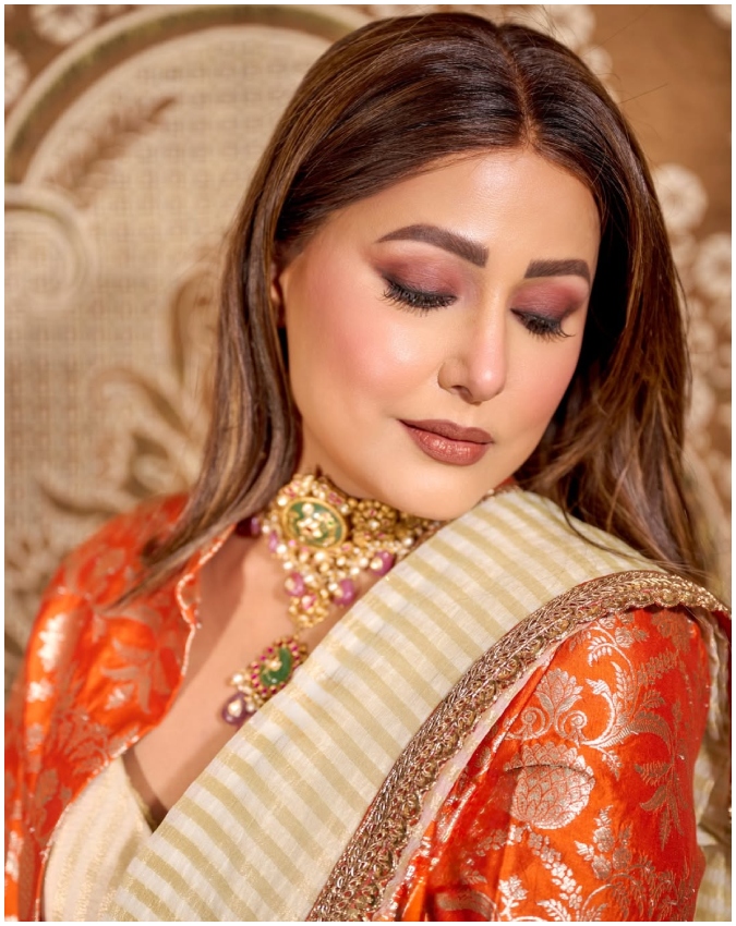 Hina Khan Hina Khan-1-2