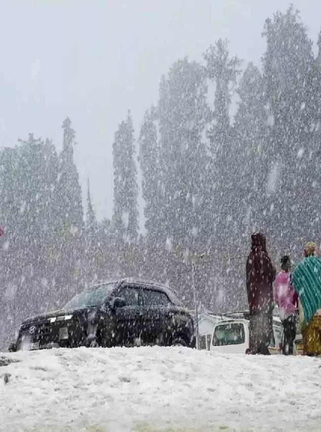 जम्मू-कश्मीर हिमाचल में बर्फबारी के आसार