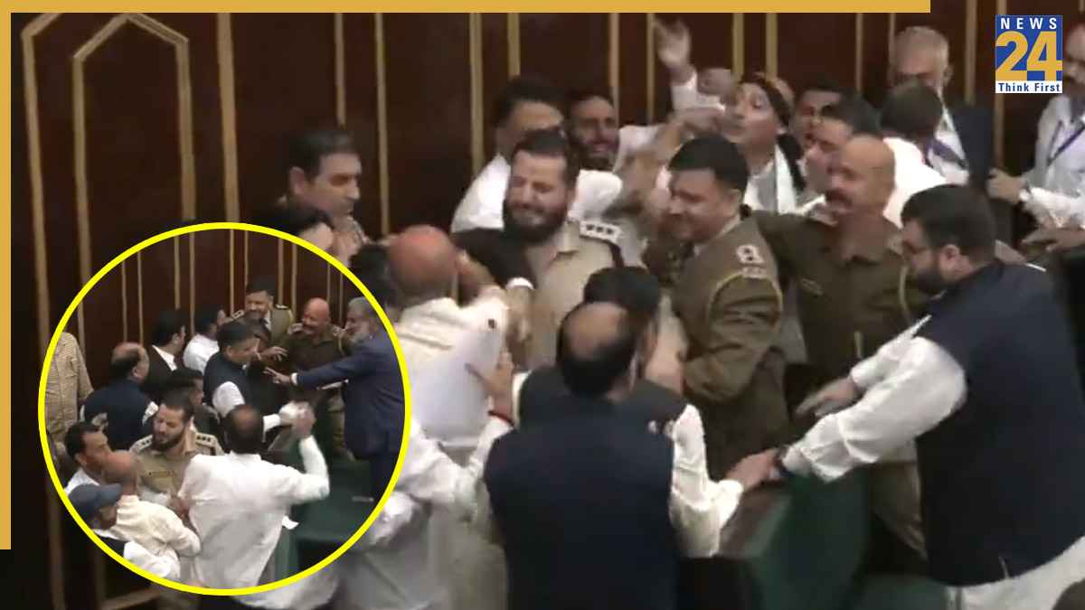 मिडिल ईस्ट जंग पर जम्मू-कश्मीर विधान सभा में हंगामा, विधायकों में धक्का मुक्की, खामेनेई के लहराए पोस्टर