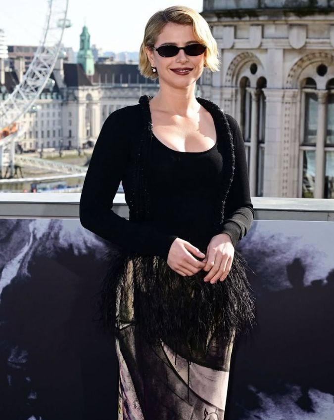 Jessie Buckley Best Actress Who is Jessie Buckley-1-2-3-4-5-6