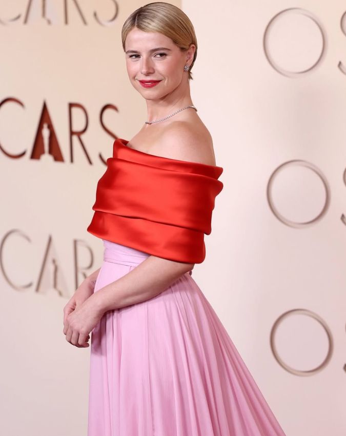 Jessie Buckley Best Actress Who is Jessie Buckley-1-2-3