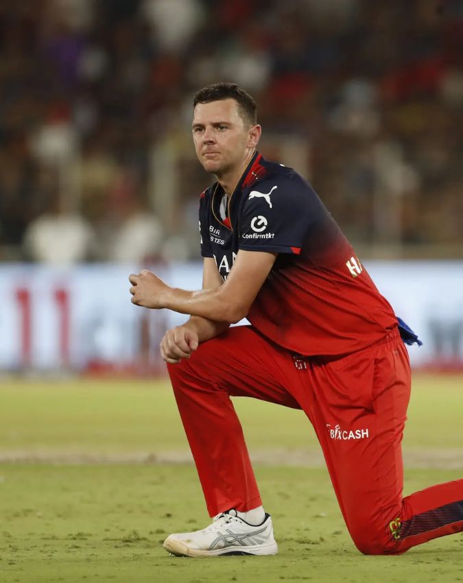 Virat Kohli Josh Hazlewood -1-2-3