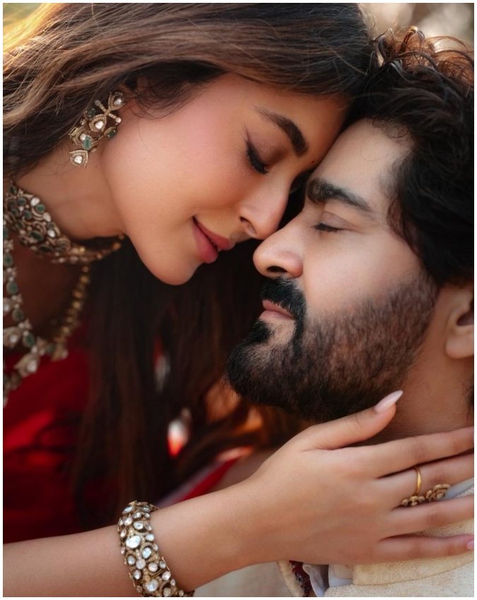 Kritika Kamra-Gaurav Kapoor-1-2-3-4