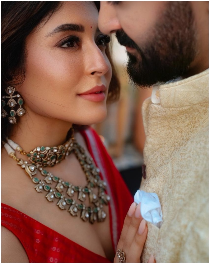 Kritika Kamra-Gaurav Kapoor-1-2-3-4-5-6-7