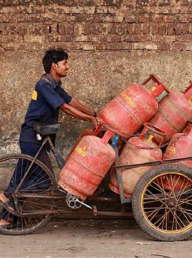 SMS से गैस सिलेंडर की बुकिंग