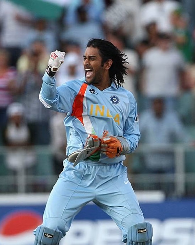 MS Dhoni and Rohit Sharma-1-2-3-4-5-6