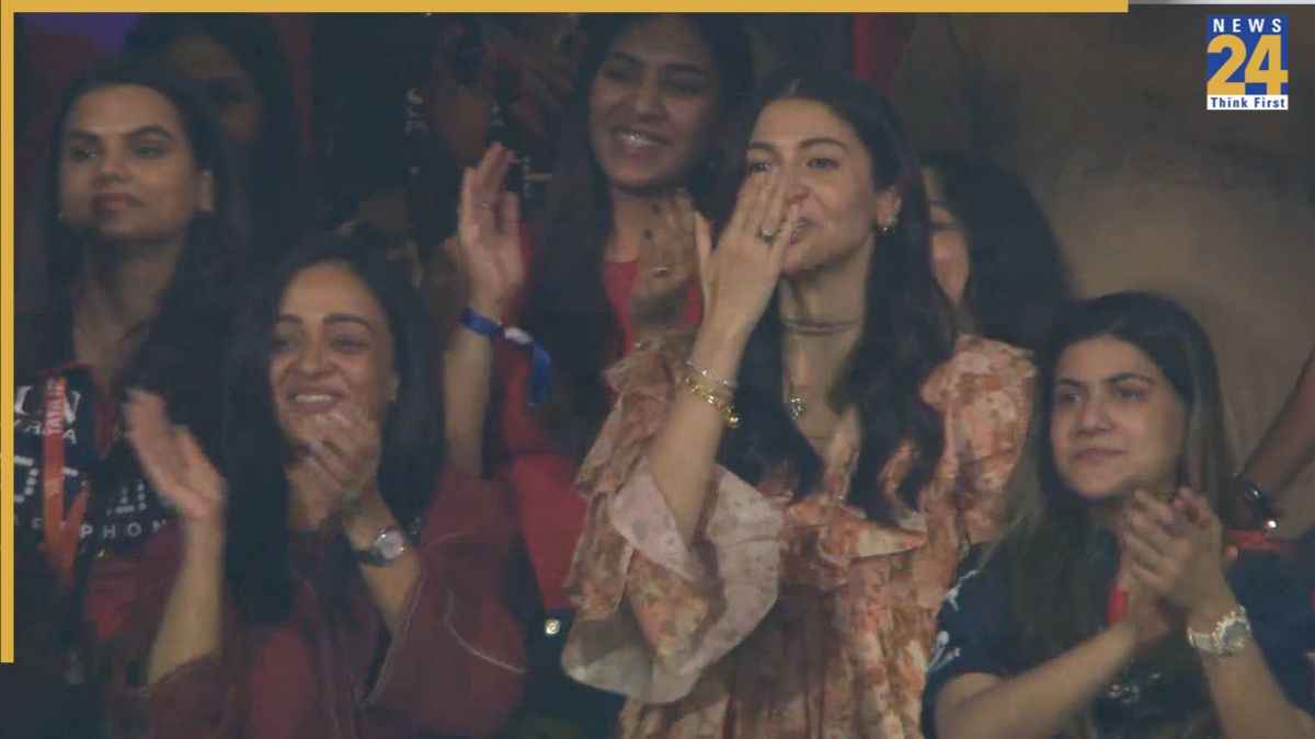 Malvika Nayak Anushka Sharma