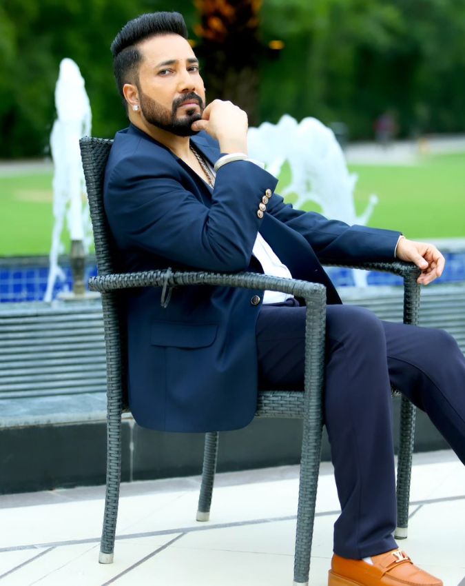 Singer Mika Singh Singer Mika Singh-1-2