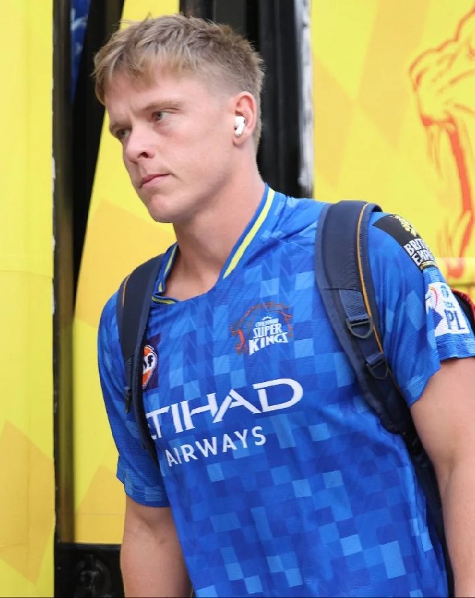 josh hazlewood and virat kohli-1-2-3-4-5-6