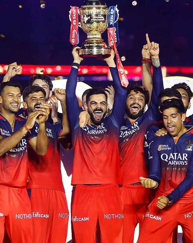 रॉयल चैलेंजर्स बेंगलुरु (RCB) 