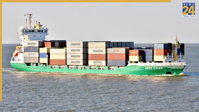 Pakistan ship SELEN container