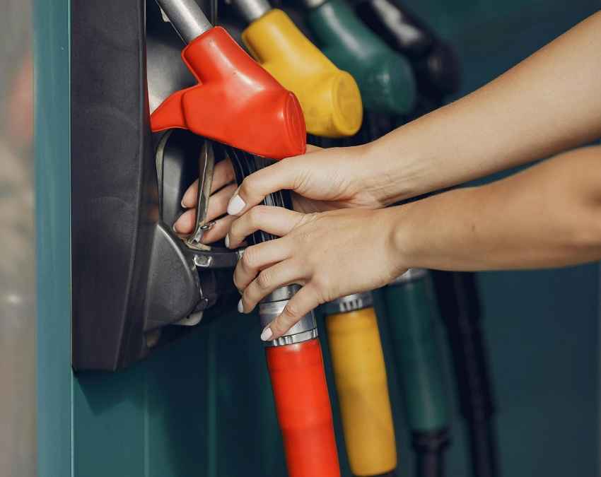 पेट्रोल पंप के मालिक प्रति लीटर कितना कमाते हैं?