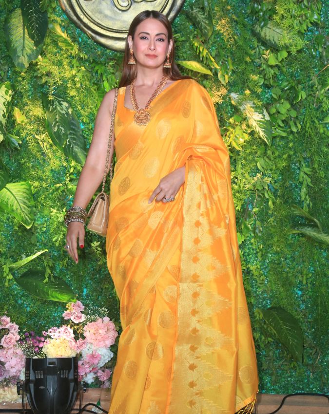 Bollywood Actress looks gorgeous At Event-1-2