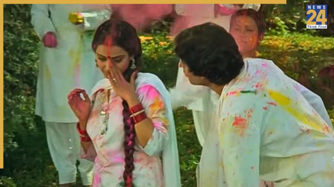 Rang Barse Bhige Chunar Wali Song