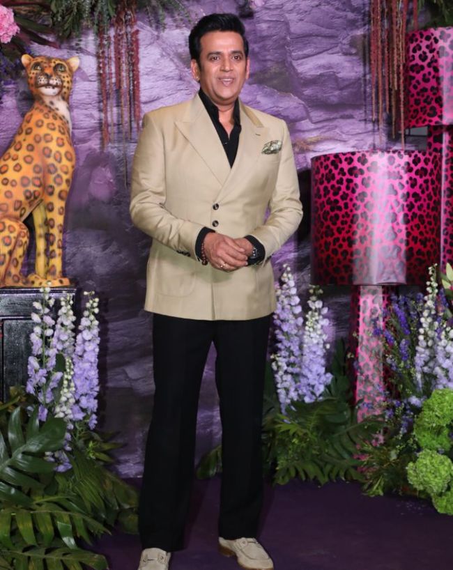 Celebs at Mohit Kamboj Daughter Birthday Celebration-1-2-3-4-5-6-7