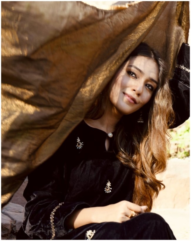 Rj Mahvash-1-2-3-4-5-6-7