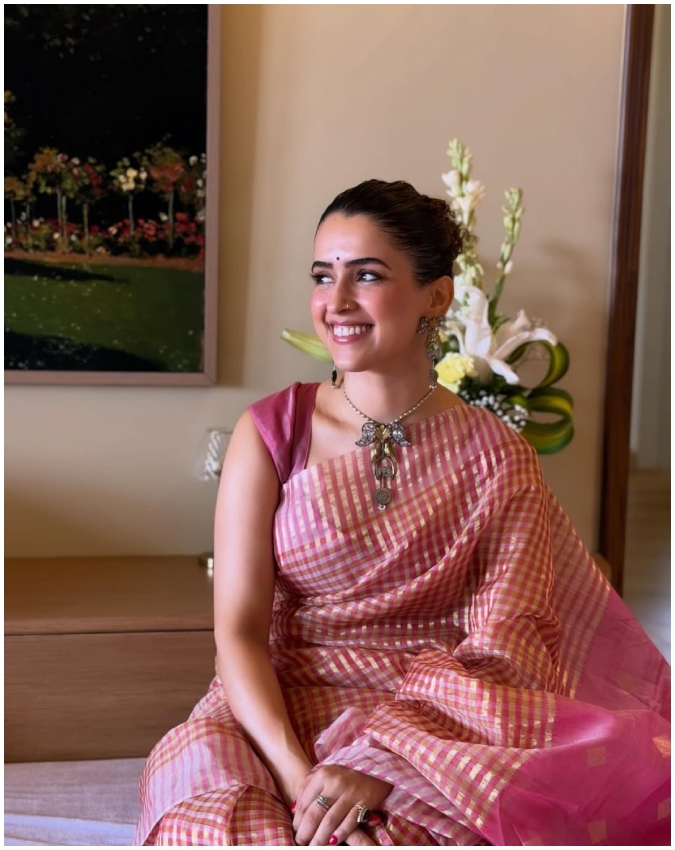 Sanya Malhotra Sanya Malhotra-1-2-3-4-5-6-7