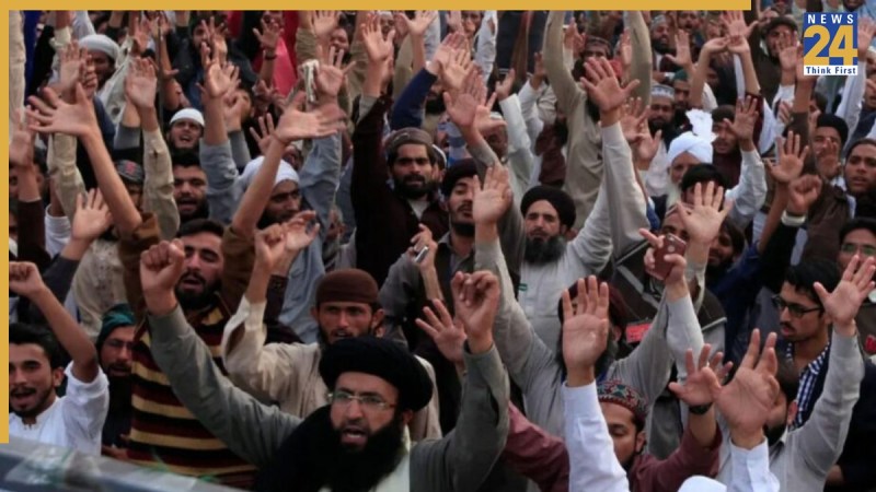 Shia clerics threaten to leave Pakistan