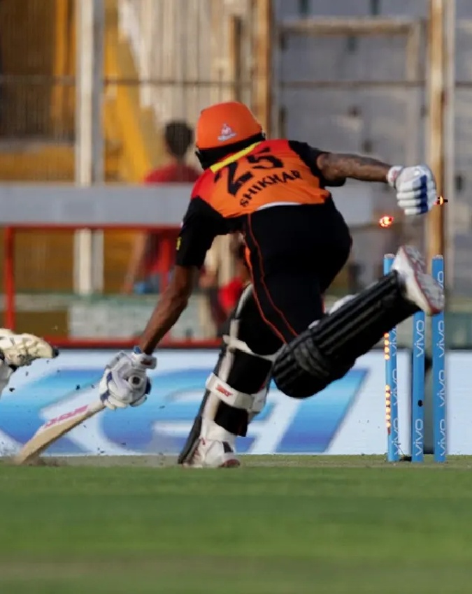 Suresh Raina Run Out in IPL Suresh Raina Run Out in IPL-1-2