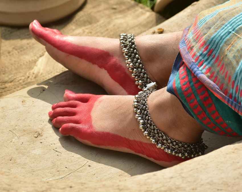 घर की चांदी की चीजें क्यों खो देती हैं अपनी चमक?