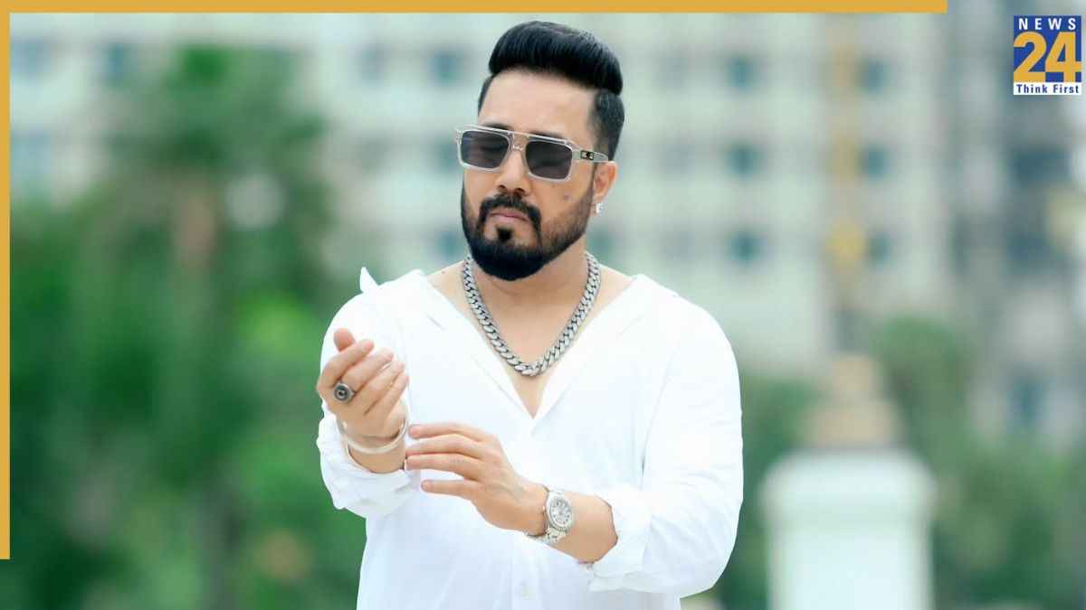 Singer Mika Singh