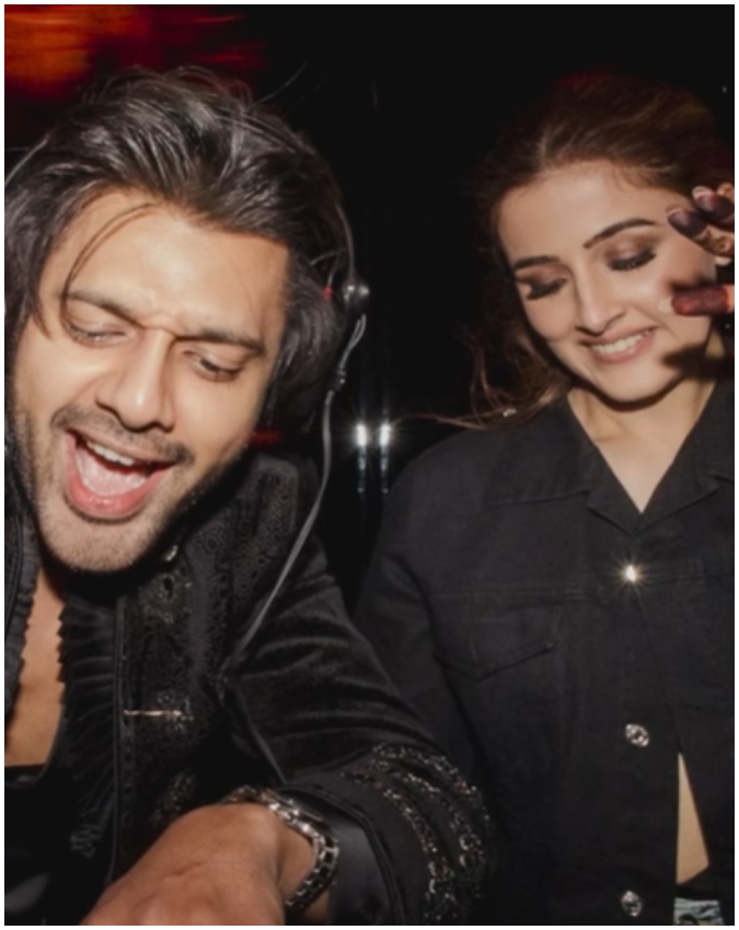 Stebin Ben, Nupur Sanon-1-2-3-4-5