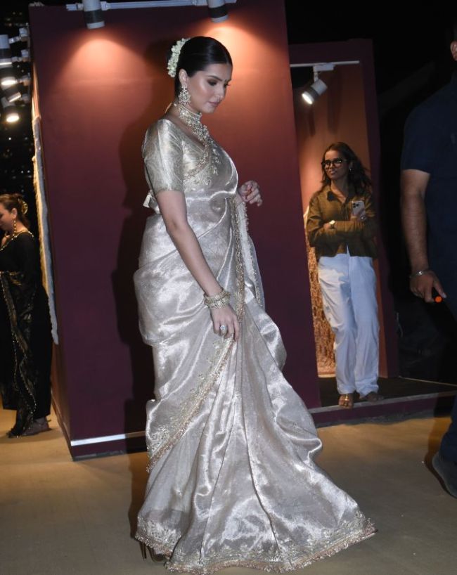 Tara Sutaria-1-2-3-4-5