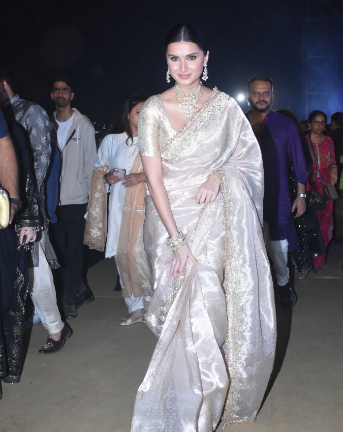 Tara Sutaria-1-2-3-4-5-6-7