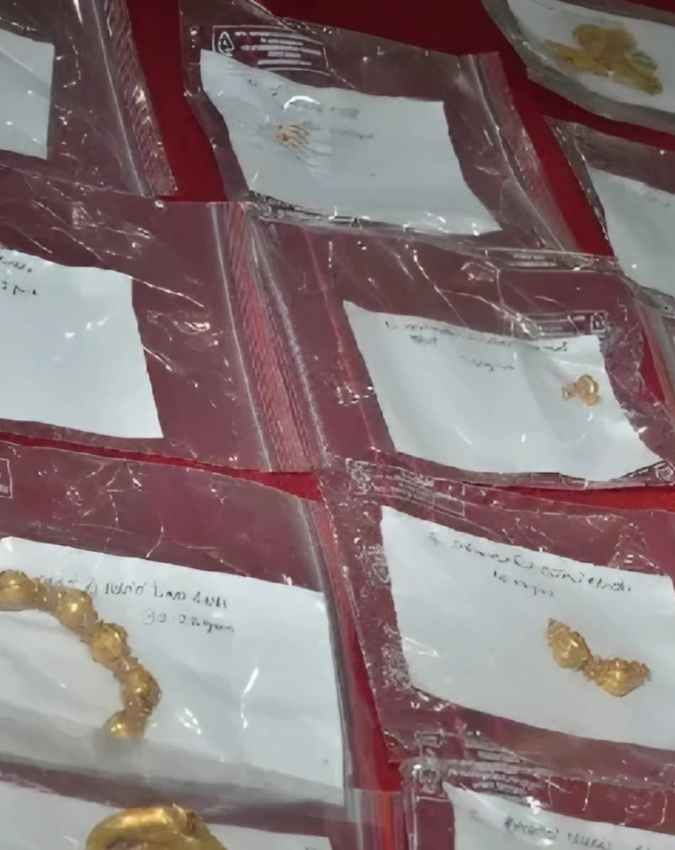 घर की नींव की खुदाई के दौरान मिला बर्तन