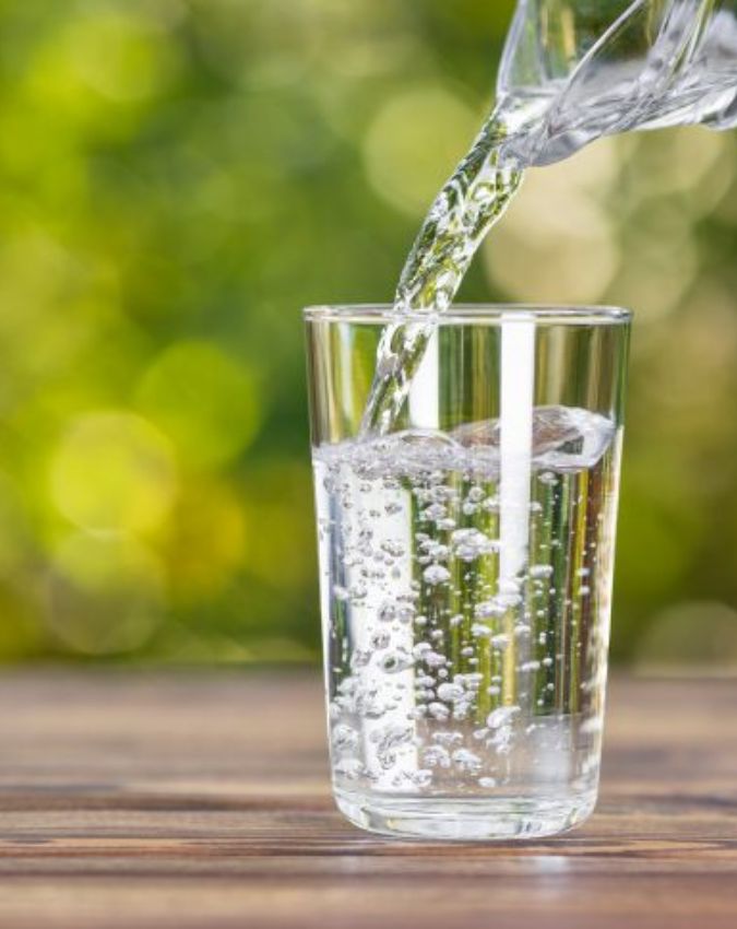 5 Signs Your Body Is Dehydrated And 5 Quick Ways To Fix It-1-2