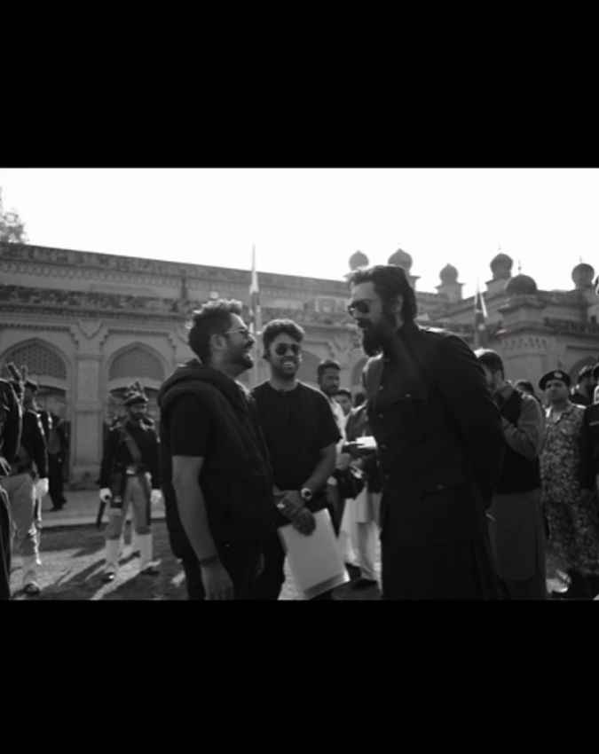 स्टारकास्ट की तारीफ की