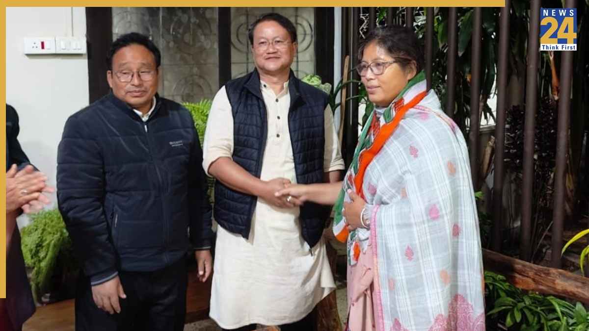 former minister Nandita Gorlosa joins Congress former minister Nandita Gorlosa joins Congress