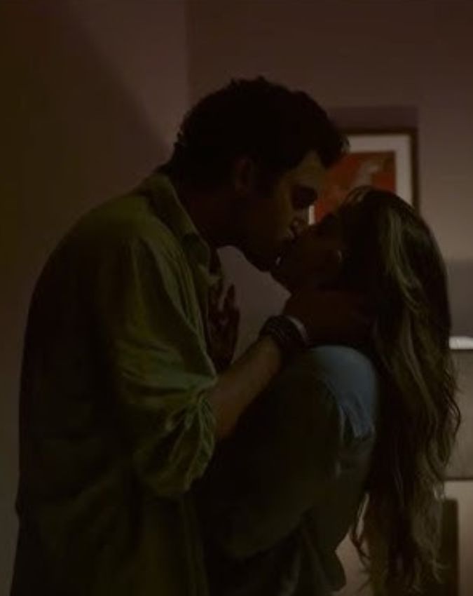 toxic kiara advani toxic tabahi song yash kiara Advani hot look-1-2-3-4