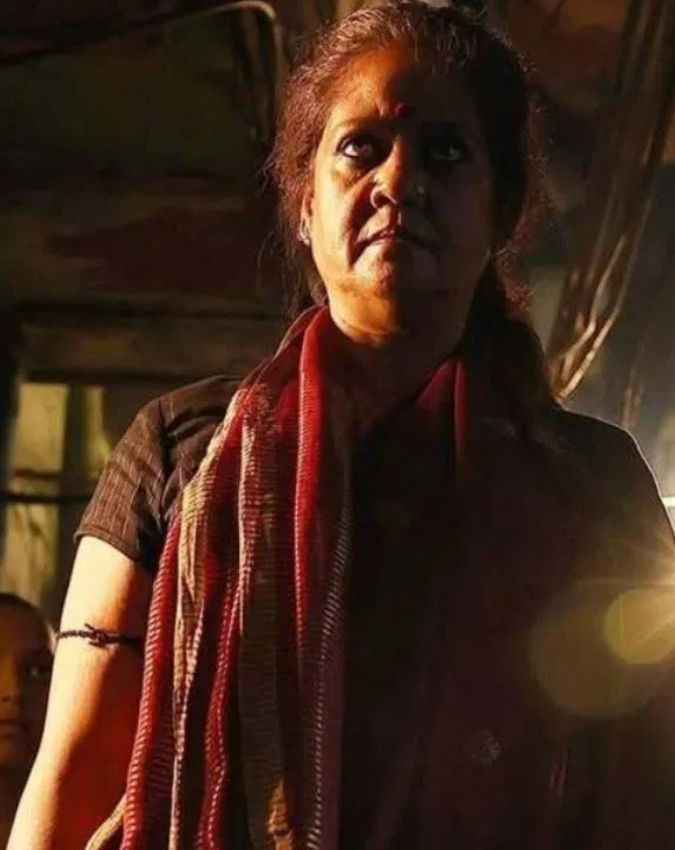 'धुरंधर' को छोड़ा पीछे