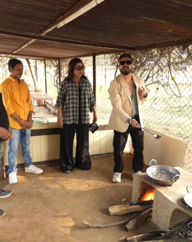 mika singh 100 acre farmhouse inside photos-1-2-3-4-5-6-7
