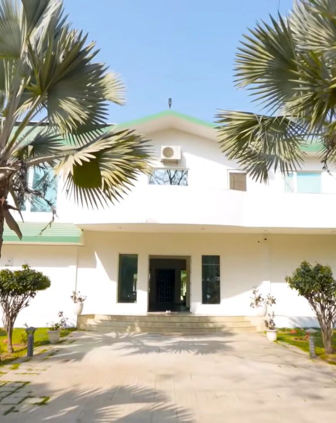 mika singh 100 acre farmhouse mika singh 100 acre farmhouse inside photos-1-2