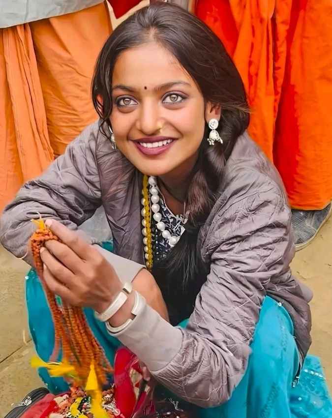 महाकुंभ से हुईं वायरल