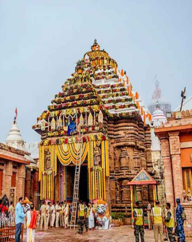 हजारों श्रद्धालु आते हैं जगन्नाथ मंदिर