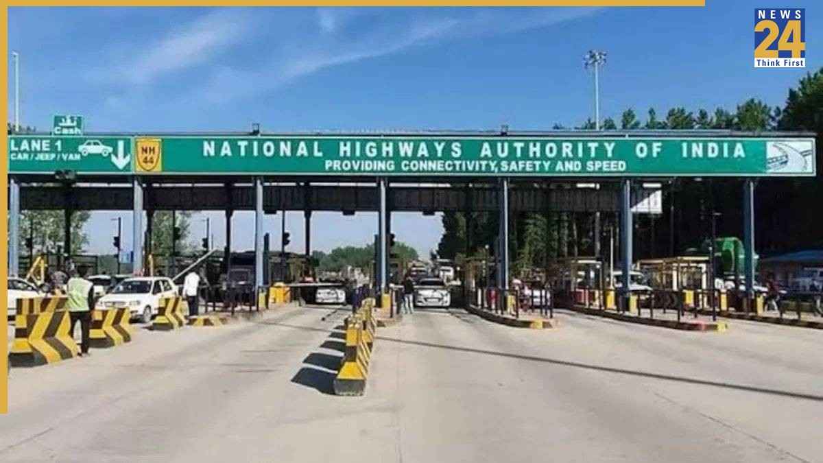 NCR में आधी रात से महंगा हो जाएगा सफर, एक्सप्रेसवे-हाईवे समेत कई रास्तों पर बढ़ गया टोल टैक्स