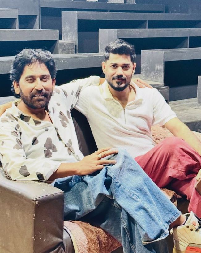 Dhurandhar Actor Zahoor Mistry Aka vivek Sinha-1-2-3-4-5