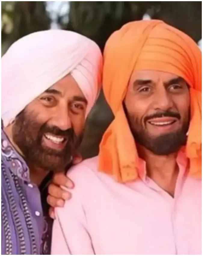 यमला पगला दीवाना