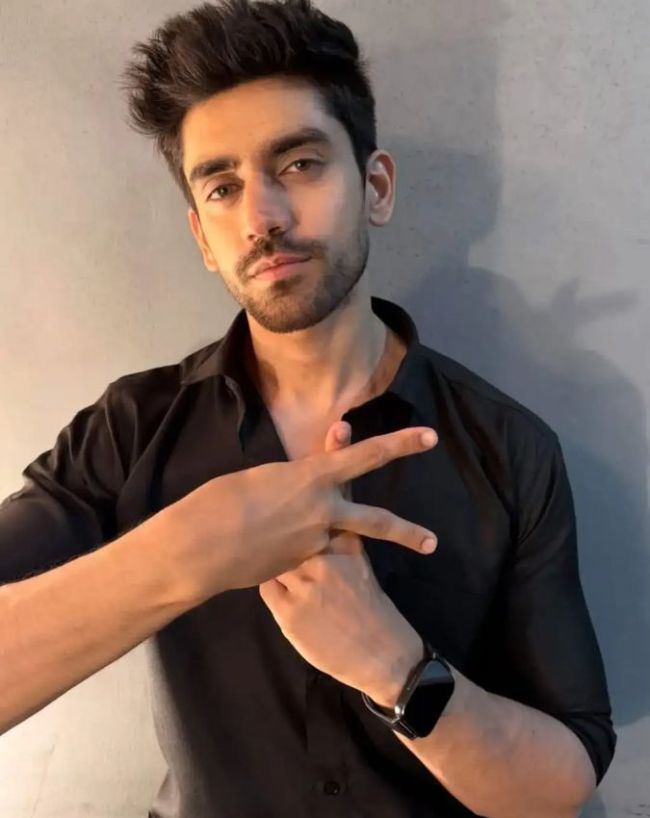 Khatron Ke Khiladi 15 Contestants List-1-2-3-4-5-6-7-8-9-10-11